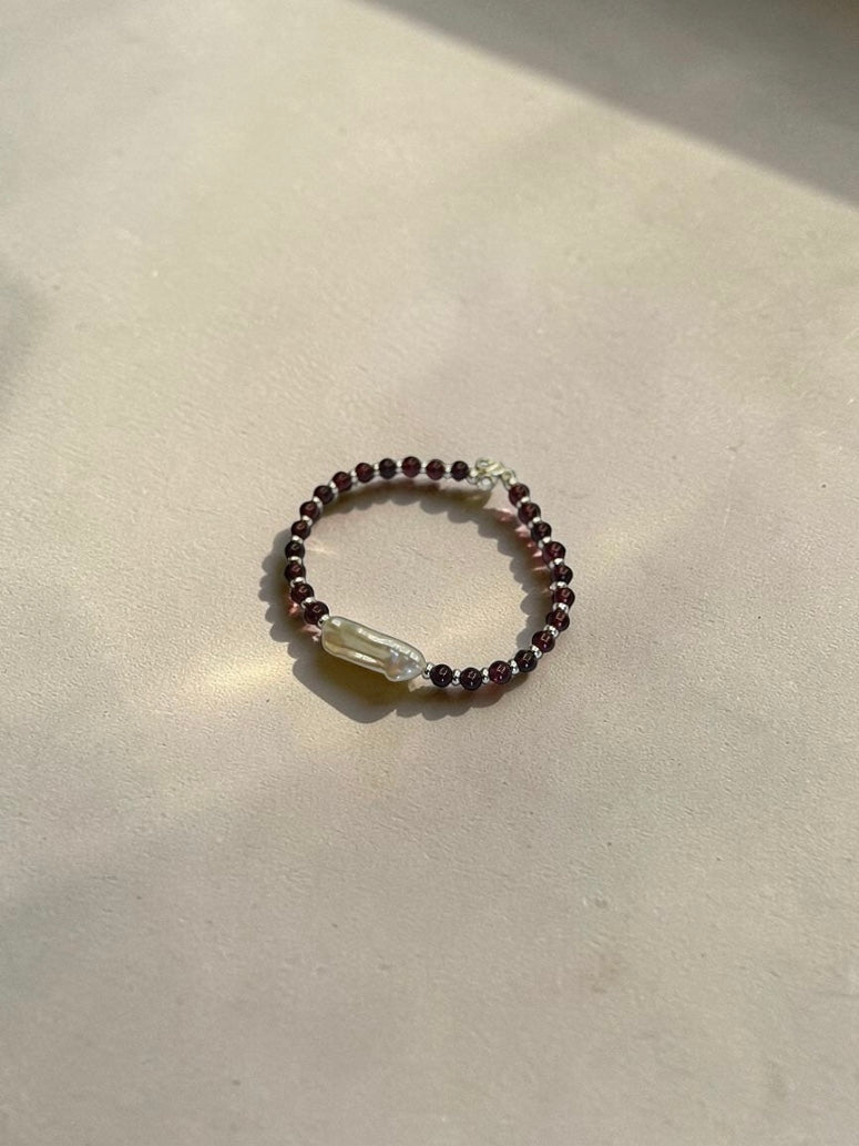 Olivia Biwa Garnet Bracelet