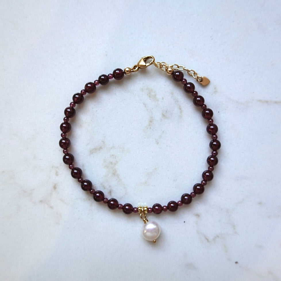 Alice Garnet Bracelet With Pearl Pendent